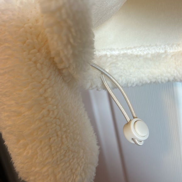 NWT Bearpaw Sherpa pullover - Picture 3 of 5